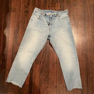 Light blue washed Levi’s